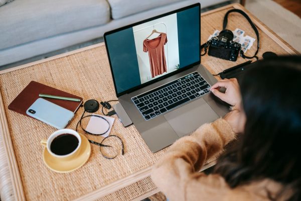 L'Impact de la Réalité Virtuelle sur le E-commerce